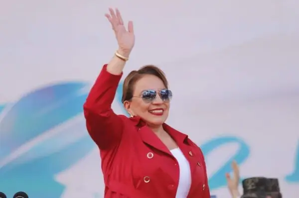 Hondureños celebran tres años de victoria popular