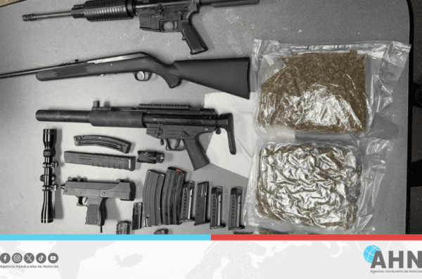 Aduanas de Honduras decomisan armas y droga