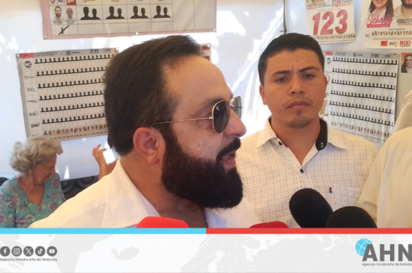 Presidente del Congreso hondureño vota en la ciudad de San Pedro Sula