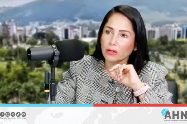 González reitera denuncia de irregularidades electorales en Ecuador