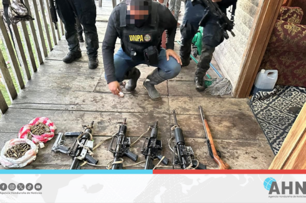 Policía antidrogas incauta armas y munición en zona norte de Honduras
