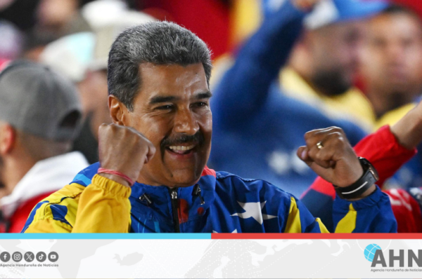 Presidente Maduro insta a venezolanos a votar en elecciones de este domingo