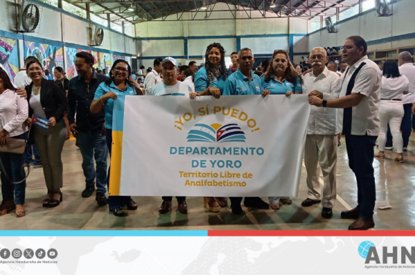 Declaran duodécimo departamento libre de analfabetismo en Honduras