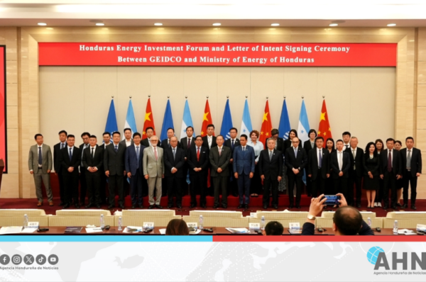Honduras presenta proyectos eléctricos en Foro de Inversión Energética en China