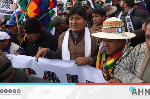 Seguidores de Evo Morales marchan en Bolivia para exigir candidatura presidencial