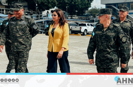 Ministra de Defensa sostiene reunión con Fuerza Naval hondureña