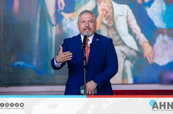 Canciller hondureño hace un llamado a la paz tras asesinato de pareja en Washington