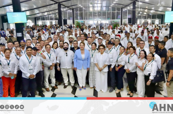 Presidenta Xiomara Castro fortalece municipalismo en Honduras