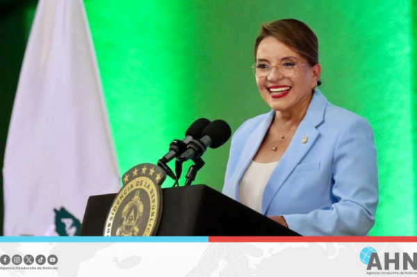 Presidenta de Honduras destaca avances en materia de desarrollo local