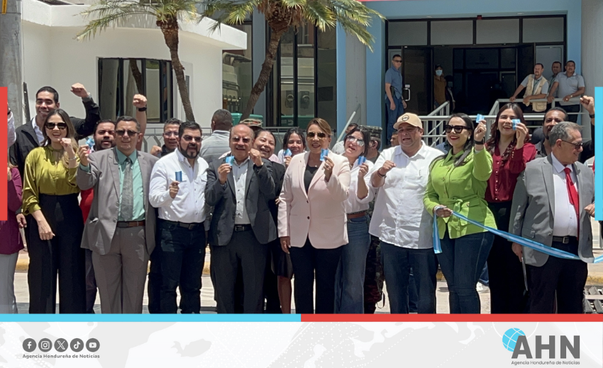 Gobierno de Honduras inaugura clínica oftalmológica con apoyo médico de Cuba