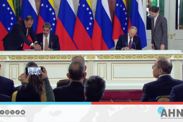 Rusia y Venezuela firman tratado de asociación estratégica