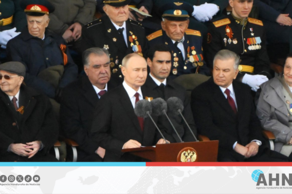 Putin afirma que Rusia seguirá siendo invencible frente al nazismo