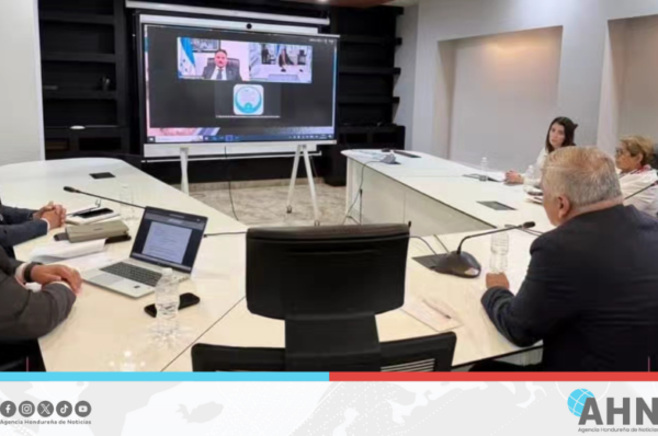 Canciller hondureño lidera reuniones estratégicas para fortalecer política exterior