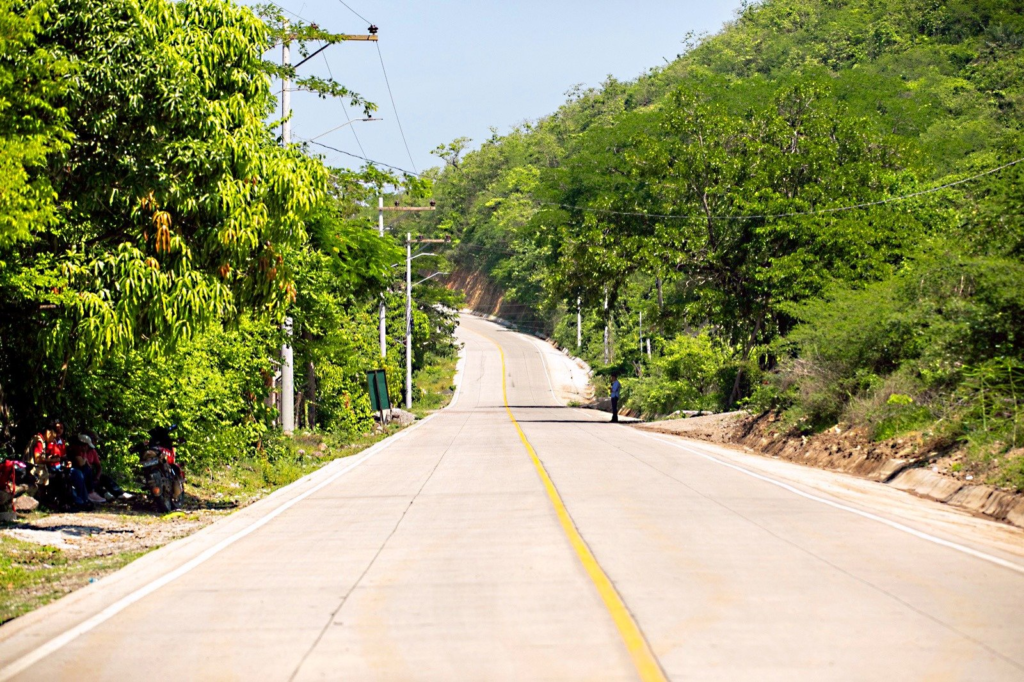 La construcción de la carretera es de 15 kilómetros.