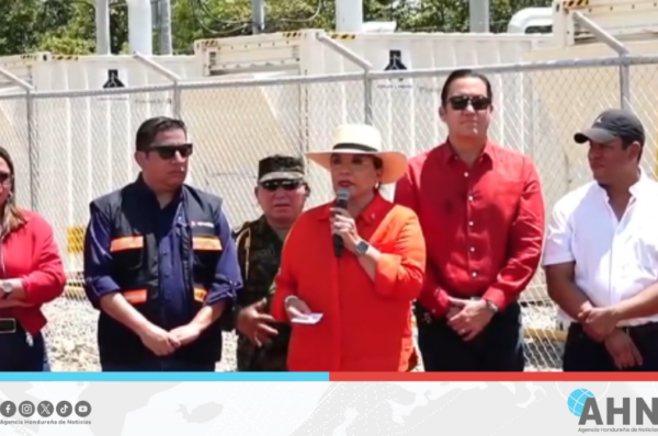 Presidenta Castro inaugura subestación eléctrica en zona norte de Honduras
