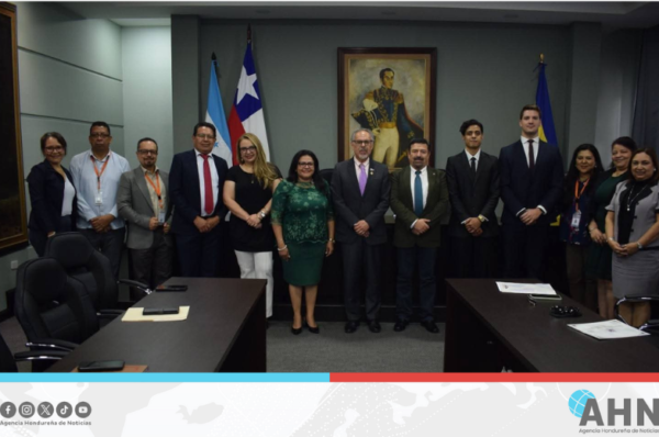 Universidades de Honduras y Chile fortalecen cooperación académica