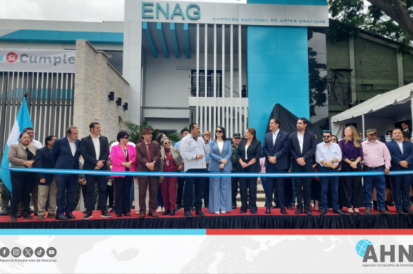 Presidenta Castro inaugura edificio de la Empresa Nacional de Artes Gráficas
