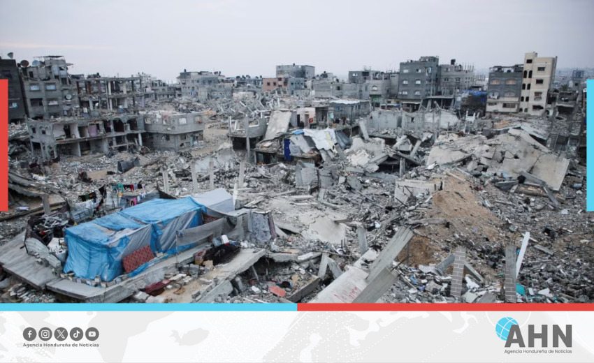 Al menos 67 palestinos murieron tras intensificación de bombardeos israelíes