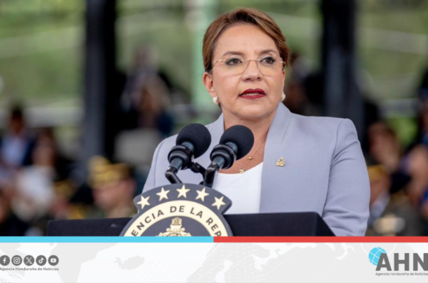 Presidenta Castro reafirma compromiso refundacional con el pueblo de Honduras