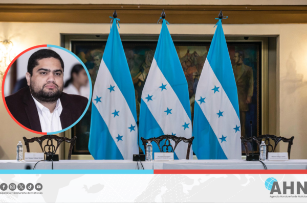 Presidenta Castro acepta renuncia de ministro de Desarrollo Social