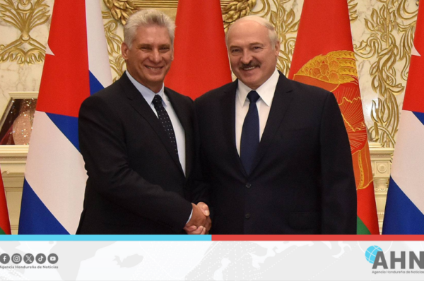 Presidente de Cuba viaja a Bielorrusia para reforzar cooperación bilateral
