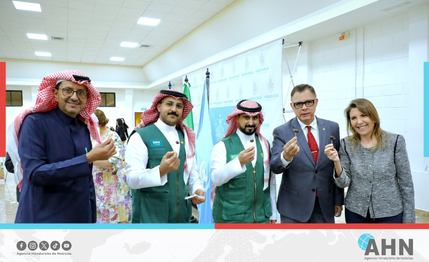 Recibe Honduras 2,460 toneladas de dátiles de Arabia Saudita