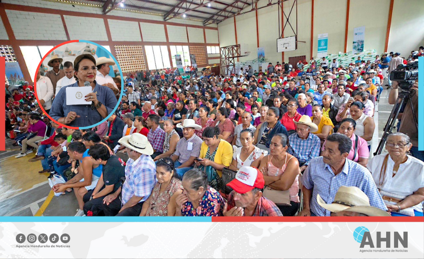Presidenta de Honduras llama a refundar la patria desde el campo