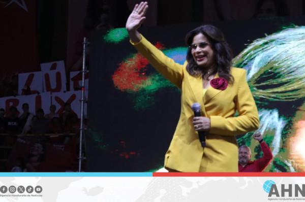 Candidata presidencial de Libre llama a transformar Honduras y proteger sus riquezas