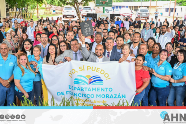 Francisco Morazán es declarado como departamento número 17 libre de analfabetismo en Honduras