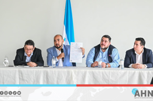 Honduras moderniza sistema educativo con títulos digitales