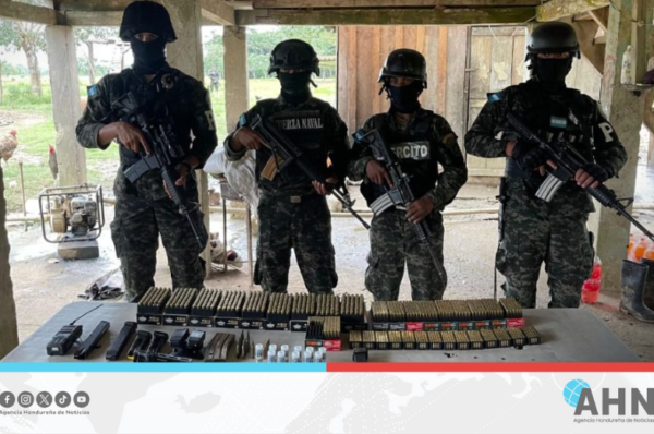 Fuerzas de seguridad hondureña decomisan armas en zona nororiental