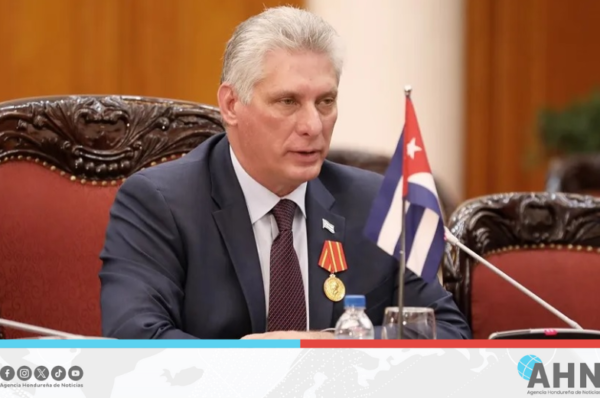 Presidente de Cuba llama al pueblo a enfrentar dificultades por bloqueo económico con valentía