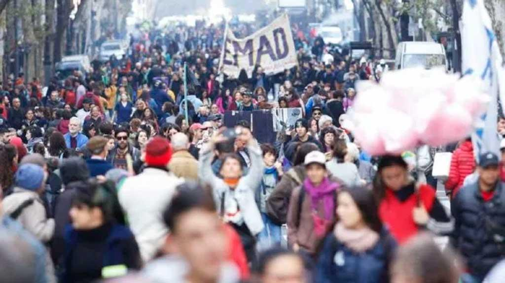 Protestan en Argentina contra ajuste económico del gobierno de Milei