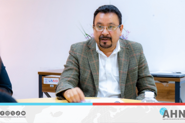 Secretario hondureño denuncia restricción de prensa por narcovideo
