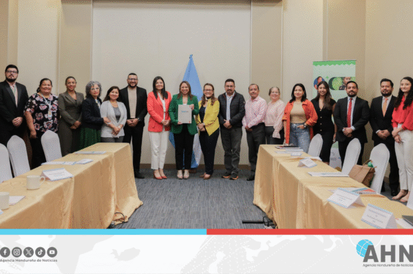 Honduras impulsa ley para reconocer trabajo de mujeres cuidadoras