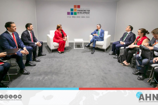 Honduras y España firman acuerdo de cooperación para desarrollo social