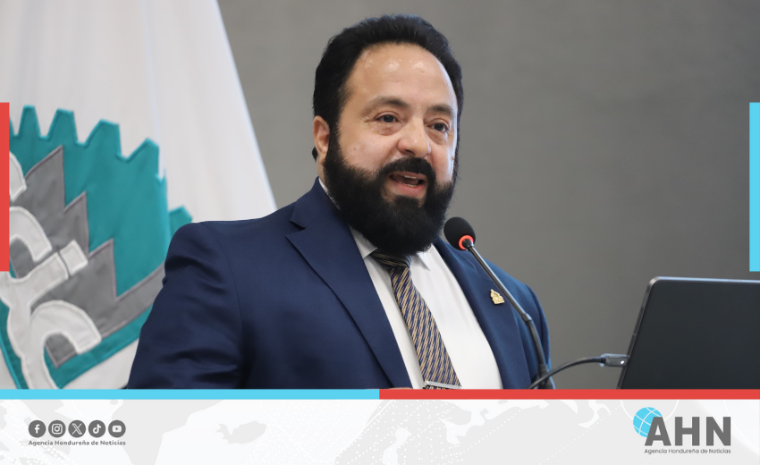 Presidente del Congreso hondureño conversa con empresarios de zona norte