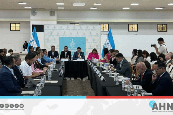 Refuerza Honduras políticas de identificación y reinserción de migrantes retornados