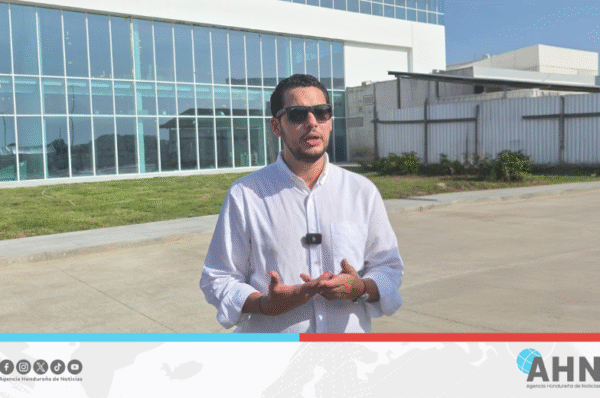 Secretario hondureño resalta modernización de principal aeropuerto del país