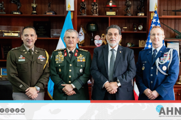 Recibe Honduras al nuevo agregado aéreo de EEUU