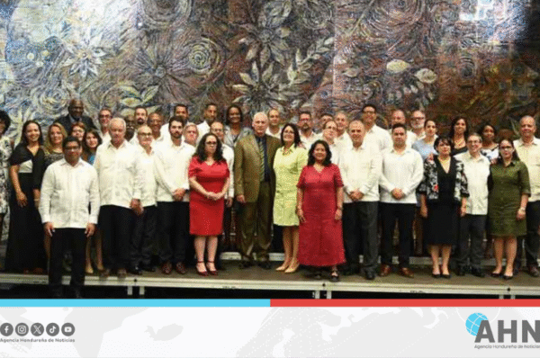 Presidente Diaz-Canel juramenta nuevos embajadores cubanos