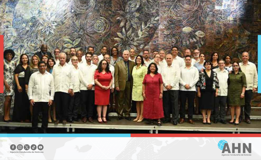 Presidente Diaz-Canel juramenta nuevos embajadores cubanos