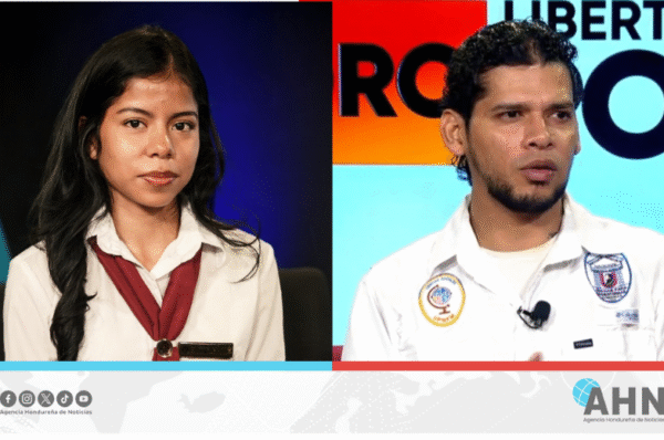 Estudiantes hondureños afirman que abogada Rixi Moncada representa esperanza