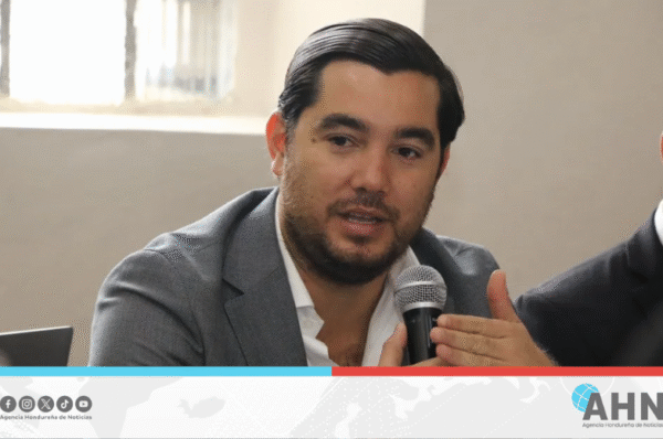 Secretario hondureño anuncia proyectos para mejorar conectividad vial del país