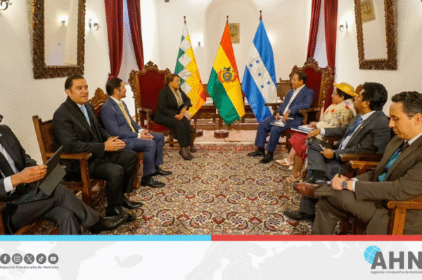 Presidente Arce destaca visita de su homóloga Xiomara Castro a Bolivia