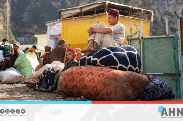 ACNUR alerta sobre deportación forzada de refugiados afganos en Pakistán