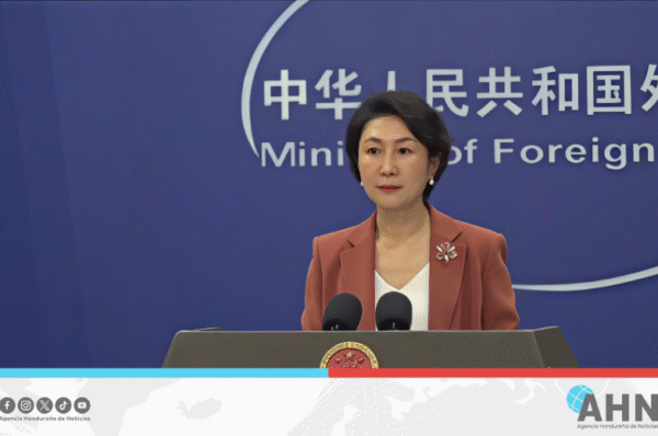 China celebra diálogo entre Rusia y EEUU en cumbre de Alaska