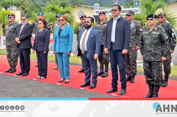 Presidenta Xiomara Castro encabeza 12 aniversario de la Policía Militar del Orden Público