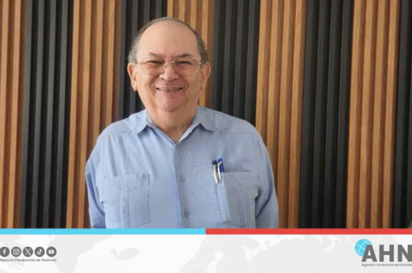 Analista hondureño califica despliegue militar estadounidense en Venezuela como falso positivo