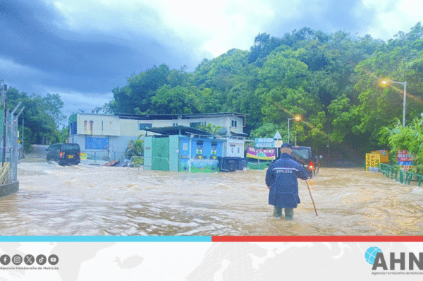 Hong Kong declara alerta máxima por intensas lluvias